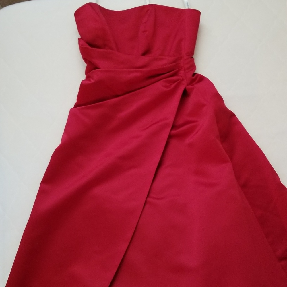 David's Bridal size 6 red formal/bridesmaid dress - Picture 2 of 7